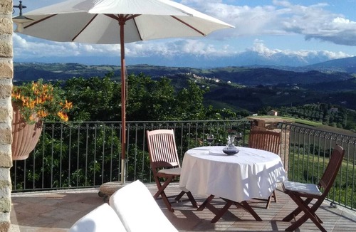Acquaviva Picena Apartment | Charming apartment in a fantastic hillside location and near the sea