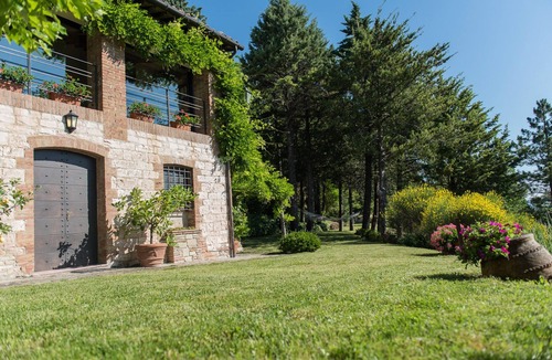 Coldellanoce House | CHARMING FARMHOUSE IN THE MARCHIGIAN HILLS