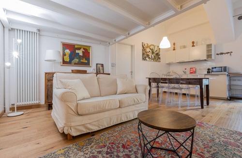 Roman Quarter Apartment | Charming Studio near Piazza Castello by Wonderful Italy