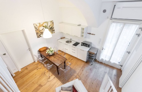 Roman Quarter Apartment | Charming Studio near Piazza Castello by Wonderful Italy