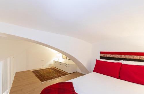 Roman Quarter Apartment | Charming Studio near Piazza Castello by Wonderful Italy
