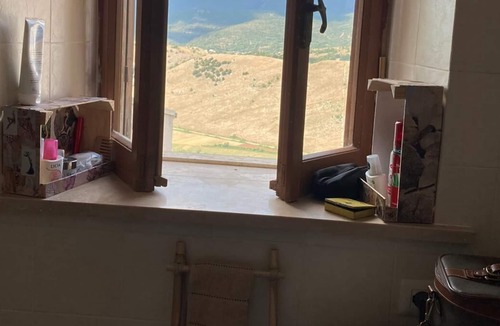 Magliano deʼ Marsi House | Charming traditional house with a view of Mt. Velino