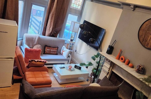 Wolverhampton Apartment | Charming Victorian Apartment in Central Wolverhampton