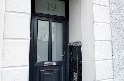 Sketty House | Chesshyre Accommodation - tv in every bedrrom