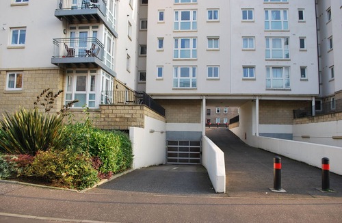 Leith Apartment | CITY CENTRE Modern,Spacious 2 Bedrooms, 2 Bathrooms Apartment,Lift,Carpark