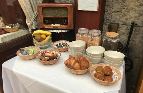 Dunfermline House | Clarke Cottage Guest House
