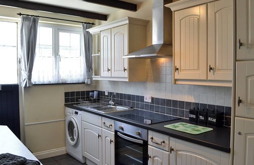 Port Isaac Cottage | Cliff and sea views from this family cottage, only 200 yards from the harbour.