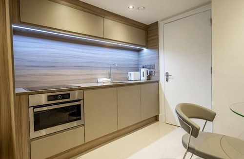 York Apartment | Cocoa Suites 9 - sleeps 2 guests in studio apartment