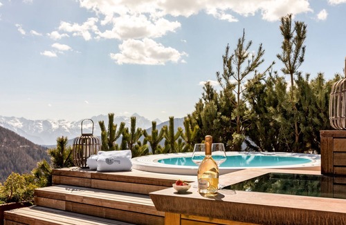 Corgnolaz Ski Chalet | Cocoon Deluxe Luxury Chalet - PrivateChef, Spa, Daily Housekeeping