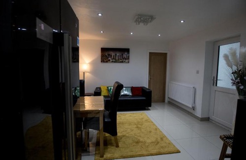 Shirley House | Comfortable stay in Shirley, Solihull - Room 4
