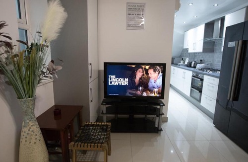 Shirley House | Comfortable stay in Shirley, Solihull - Room 4