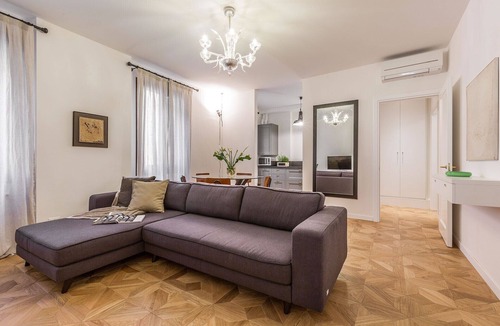 San Marco Apartment | Contemporary apartment with Canal View near San Marco