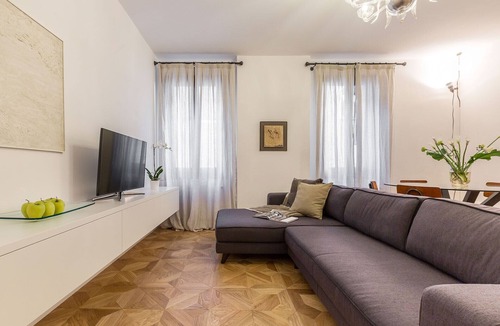 San Marco Apartment | Contemporary apartment with Canal View near San Marco