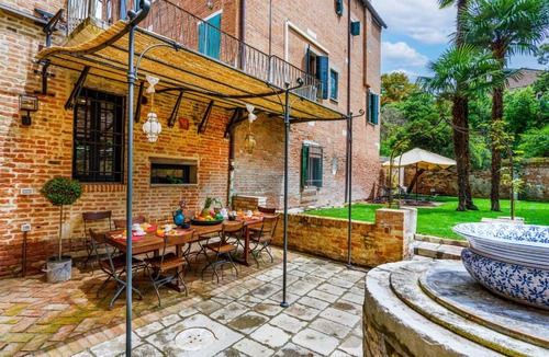 Dorsoduro Apartment | Corte della Palma Superb Venetian Garden