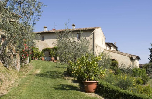 San Gimignano Apartment | Cosy apartment for 4 people with A/C, WIFI, pool, pets allowed and panoramic view