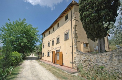 Romola Apartment | Cosy apartment for 6 people with pool, WIFI, close to Florence