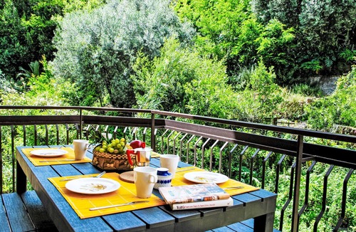 Formia Apartment | Cosy apartment for 8 guests with A/C, WIFI, TV, balcony and pets allowed