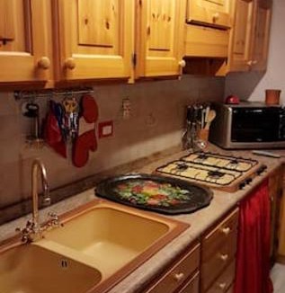 Saint-Nicolas Apartment | Cosy Apartment in Saint Nicolas, 40 m², fireplace and garden