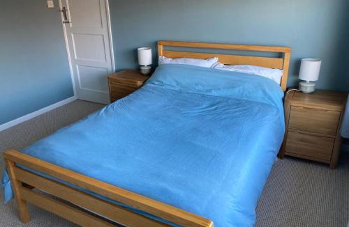 Dundonald House | Cosy at Cumberland - Double room with shared bathroom