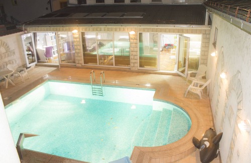 Novi Sad Apartment | Cosy Novi Sad loft, own POOL, Sauna, self check-in