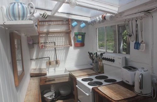 Padstow Cabin | Cosy with a real Cornish feel right on the beach, near Padstow.