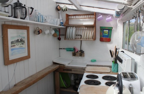 Padstow Cabin | Cosy with a real Cornish feel right on the beach, near Padstow.