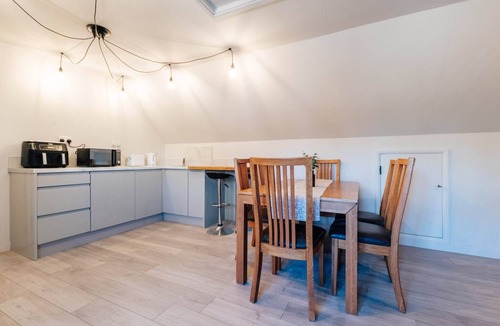 Little Stukeley Cottage | Cottage on Private Island in Cambridgeshire