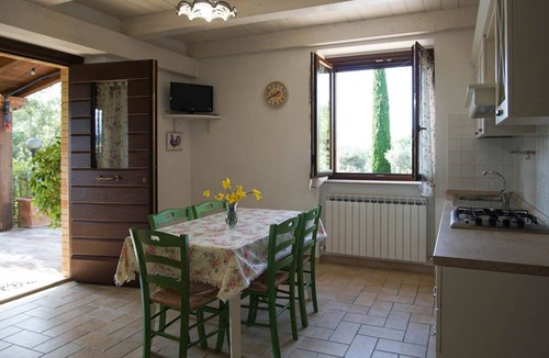 Tolentino Other | Country house with pool and superb views over Lake