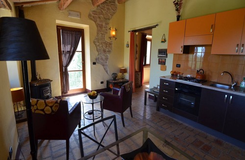 Monterosso Cottage | Countryside cottage in Pergola