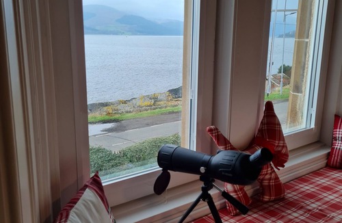 Kilcreggan House | Cove Lochside Apartment with Sea and Sunset Views