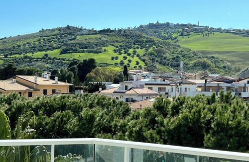 Roseto degli Abruzzi Condo | Cozy 1-bedroom condo with AC, WiFi 50 meters from the beach in Roseto!