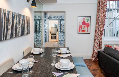 Warwick Apartment | Cozy flat with patio in the Heart of Pimlico