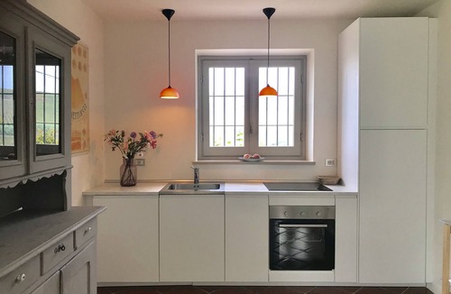 Calamandrana House | Cozy Villa w/amazing pool and view of the vineyards and hills of Monferrato!