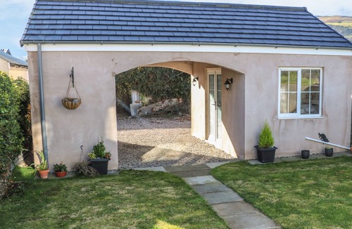 Carnlough Cottage | CRANNY CORNER, pet friendly, character holiday cottage in Carnlough