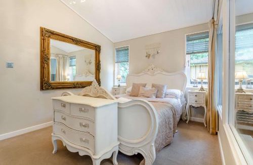 Churchill House | Cupid's Lodge
