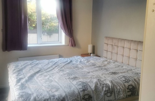 Stourport-on-Severn Apartment | Cute, private self contained 1 bedroom annex in desirable area.
