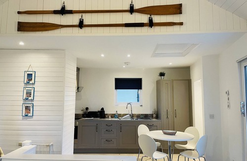 Shaldon Cottage | Delightful Cottage on Shaldon Green, 50m to Beach, Nautical Decor | Sleeps 4-6