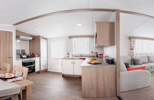 Dunbar House | Delux Caravan sleeps 6 on an extremely popular site