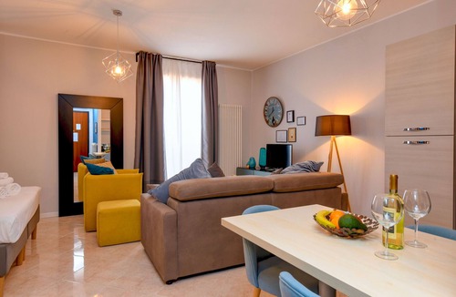 Desenzano del Garda Apartment | Desenzanoloft Le Château de Margot