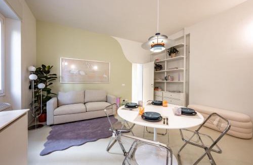 Zona Zara Apartment | Design and Silence - Wide renovated apartment 2 stops form centrale