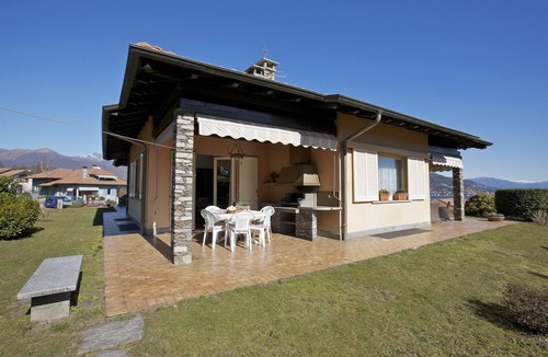 Baveno House | Detached 4½-room house with garden plot and beautiful lake view
