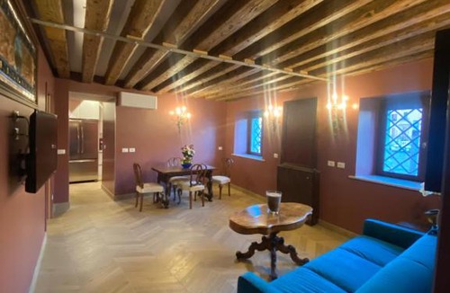 Dorsoduro Apartment | Dimora Contarini Charm Apartment on Grand Canal