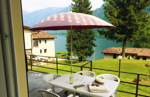 Idro Apartment | Directly on the lake with terrace and two bedrooms