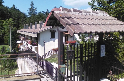 Ovindoli House | Double attic apartment with pine forest view 300mt from the main square