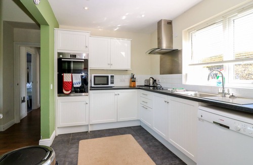 Gruline Cottage | DRIFTWOOD COTTAGE, pet friendly in Craignure, Isle Of Mull