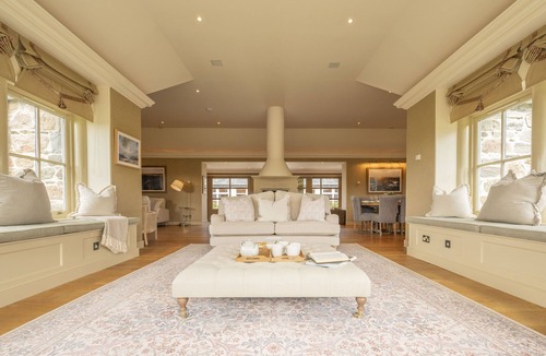 Nethy Bridge Cottage | Drum Lodge - sleeps 15 guests in 7 bedrooms