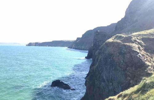 Ballintoy House | Dunshamrock @Sheep Island View