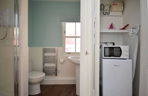 Tobermory Apartment | Eagle Ensuite Room located on Tobermory High Street