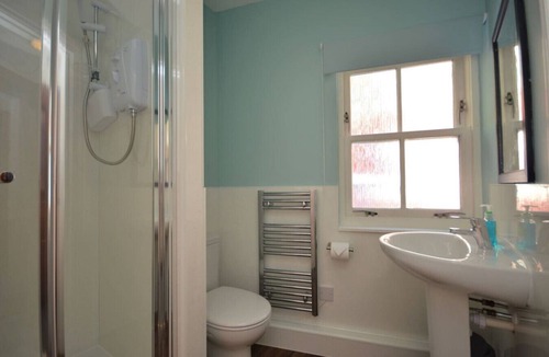 Tobermory Apartment | Eagle Ensuite Room located on Tobermory High Street