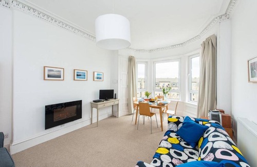 Morningside Apartment | Edinburgh Home with a View